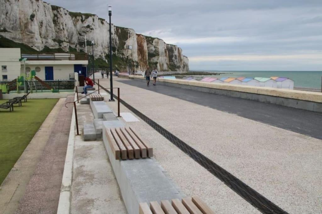 Logement A Deux Pas De La Plage Et Des Commerces Le Tréport Exterior photo